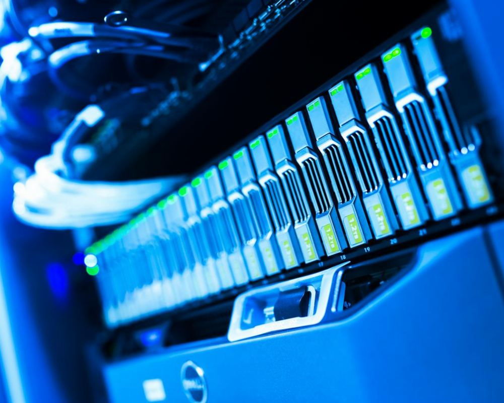 Drive bays in a storage server